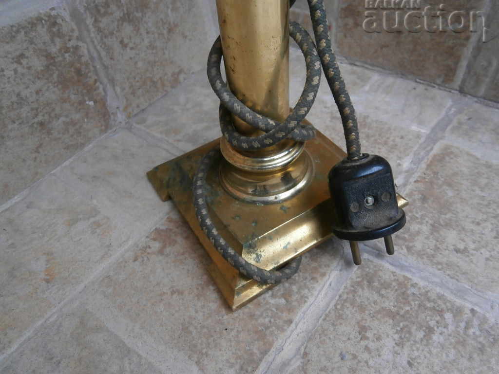 Delivery of antique table lamp ART DECO 30s Delivery of antique table lamp ART DECO 30s