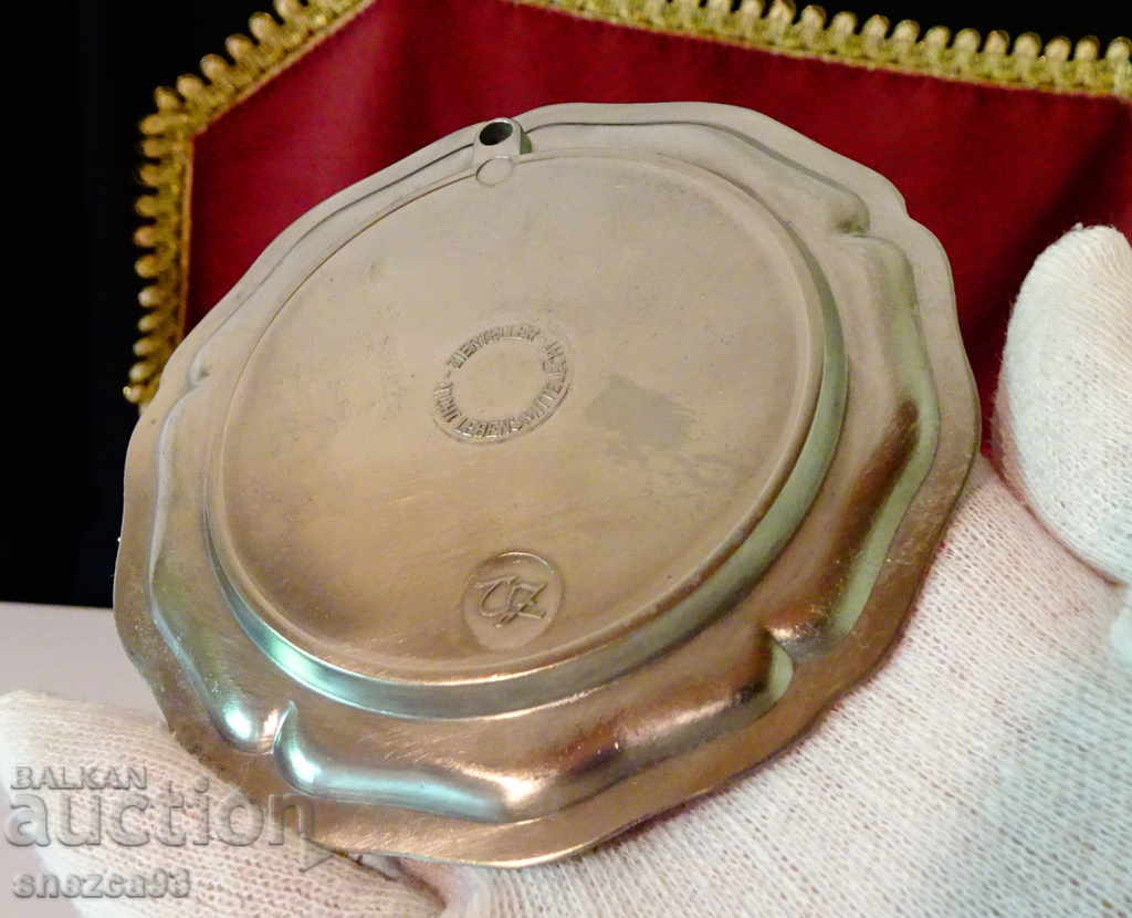 Auction Appetizer plate, painting of Loza Riesling Auction Appetizer plate, painting of Loza Riesling