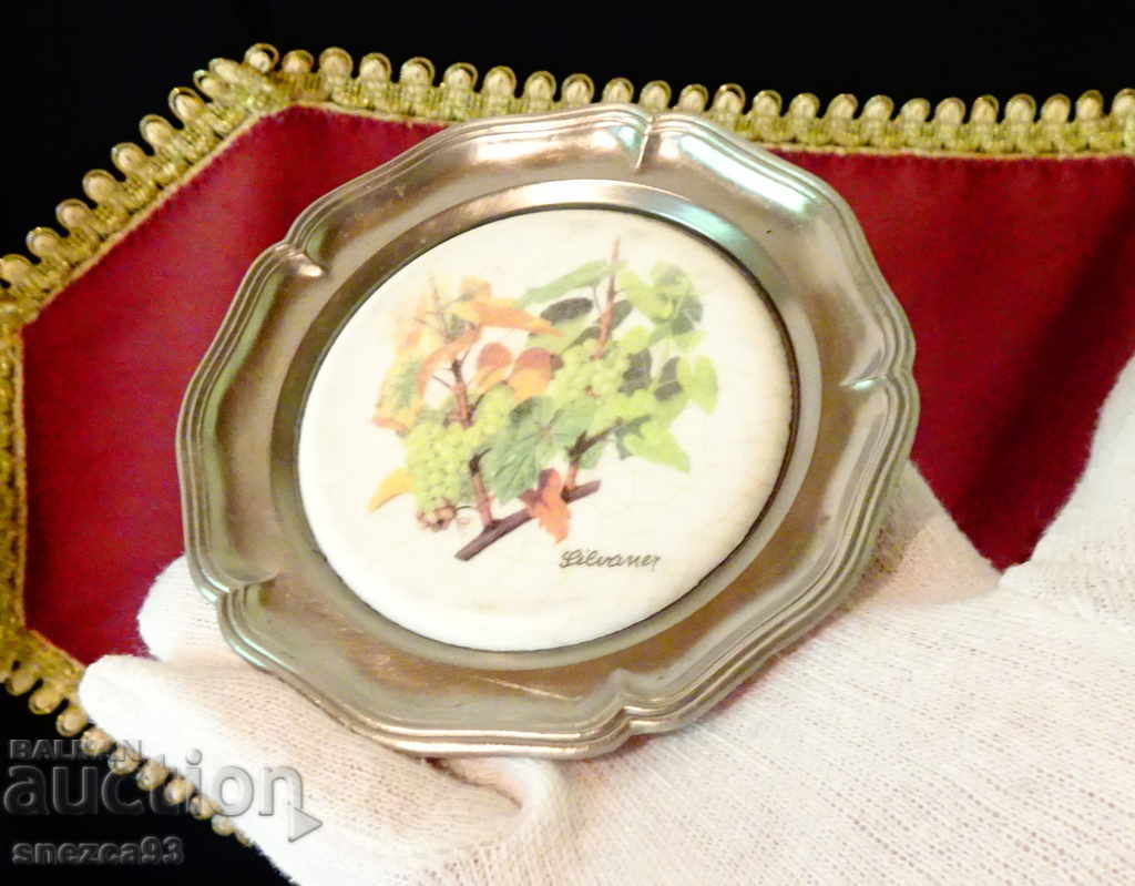 German plate for bites, painting by Loza Silvaner.