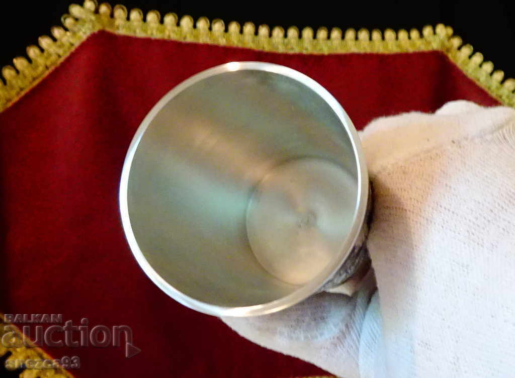 Аукцион Калаена чаша за вино,Замък,Кон,Щутгарт. Аукцион Калаена чаша за вино,Замък,Кон,Щутгарт.