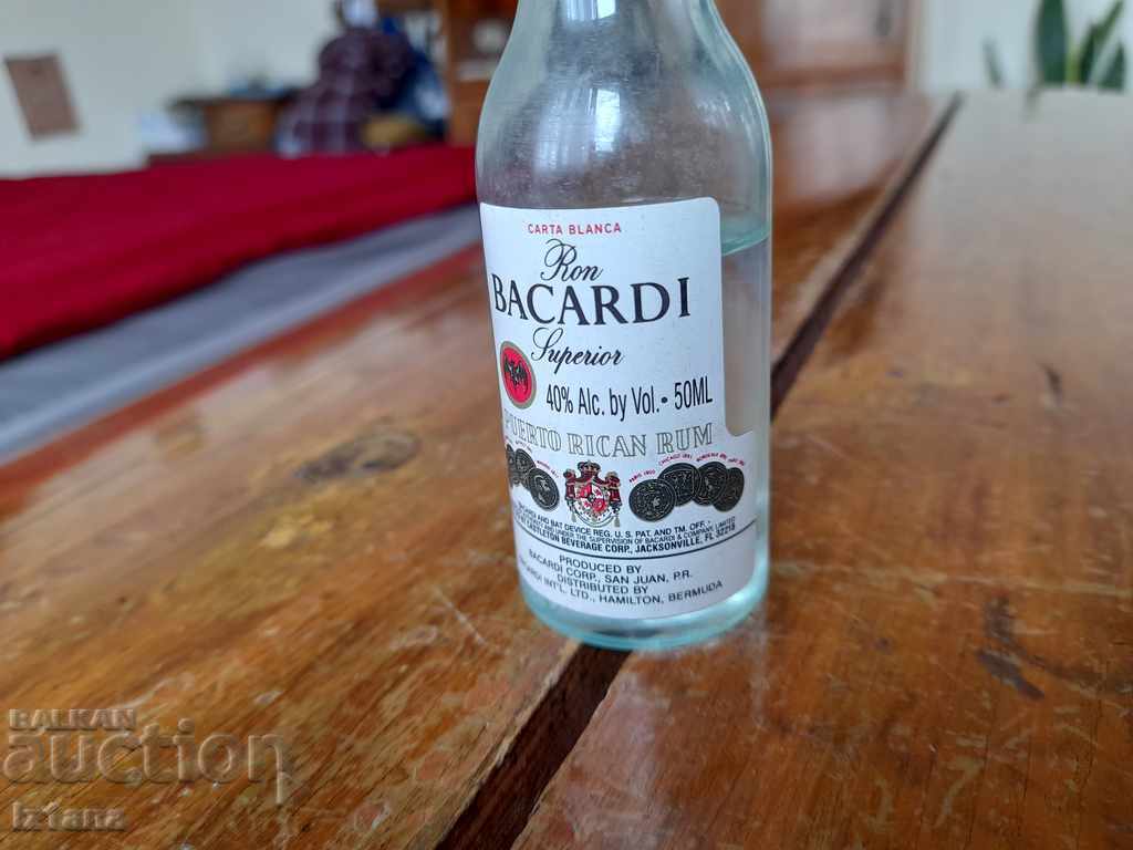 Licitație Sticla veche de Bacardi Licitație Sticla veche de Bacardi