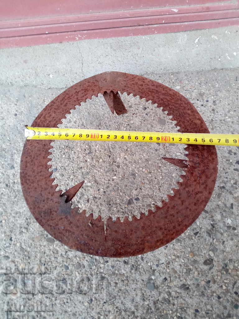 An old little firecracker with price 9.99 BGN | € 5.11