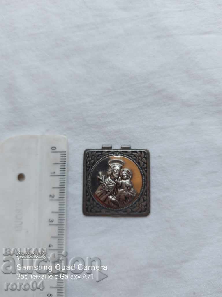 HARDWARE - COVER with price 7.77 BGN | € 3.97 HARDWARE - COVER with price 7.77 BGN | € 3.97