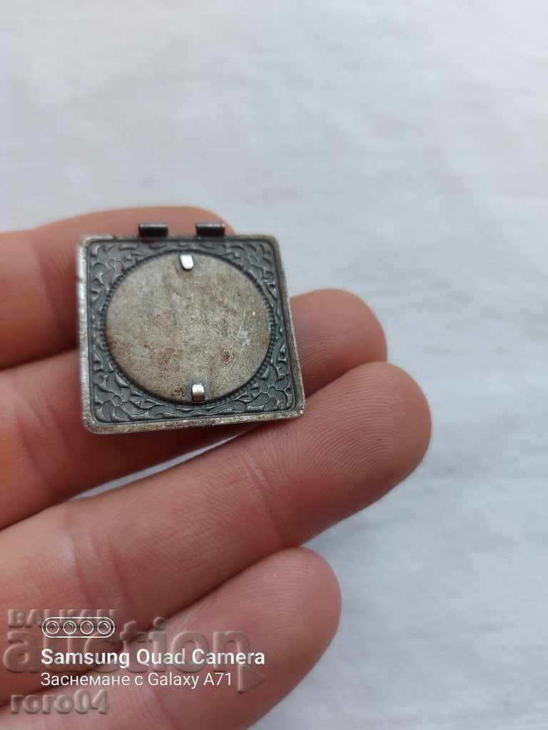 HARDWARE - COVER - 7 HARDWARE - COVER - 7