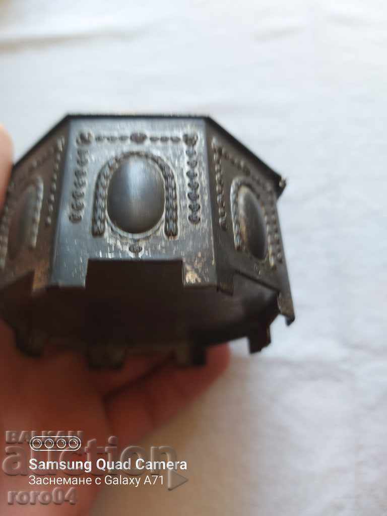 Delivery of BOX - JEWELERY - OLD - SHEET METAL Delivery of BOX - JEWELERY - OLD - SHEET METAL