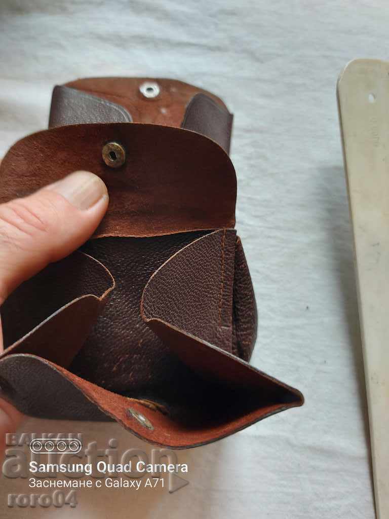 Auction  WALLET - LEATHER - WW II