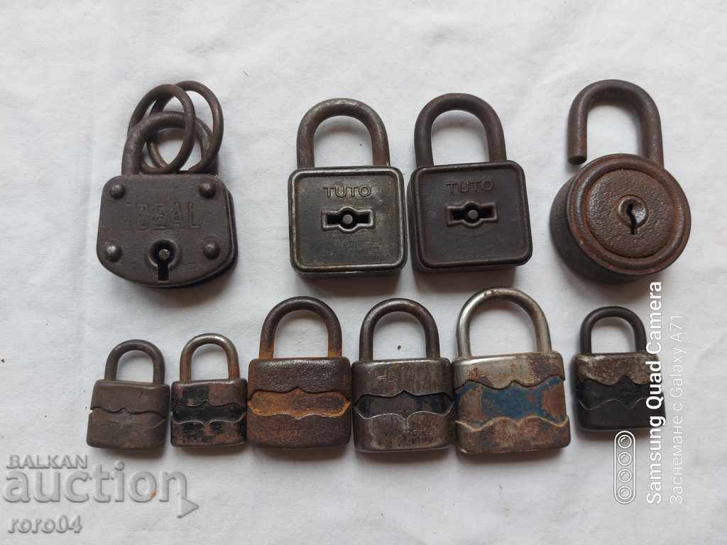 LATCHES - 10 PIECES - OLD - COLLECTION