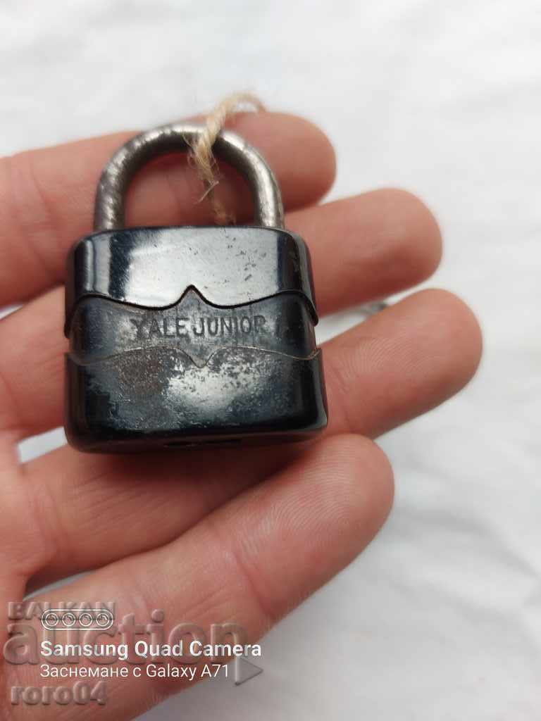 KATINAR - YALE JUNIOR 35 with price 20.00 BGN | € 10.23 KATINAR - YALE JUNIOR 35 with price 20.00 BGN | € 10.23