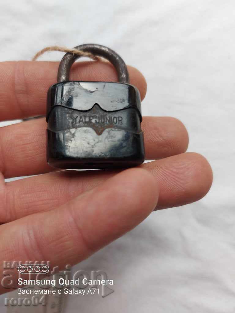 KATINAR - YALE JUNIOR 35 with price 20.00 BGN | € 10.23