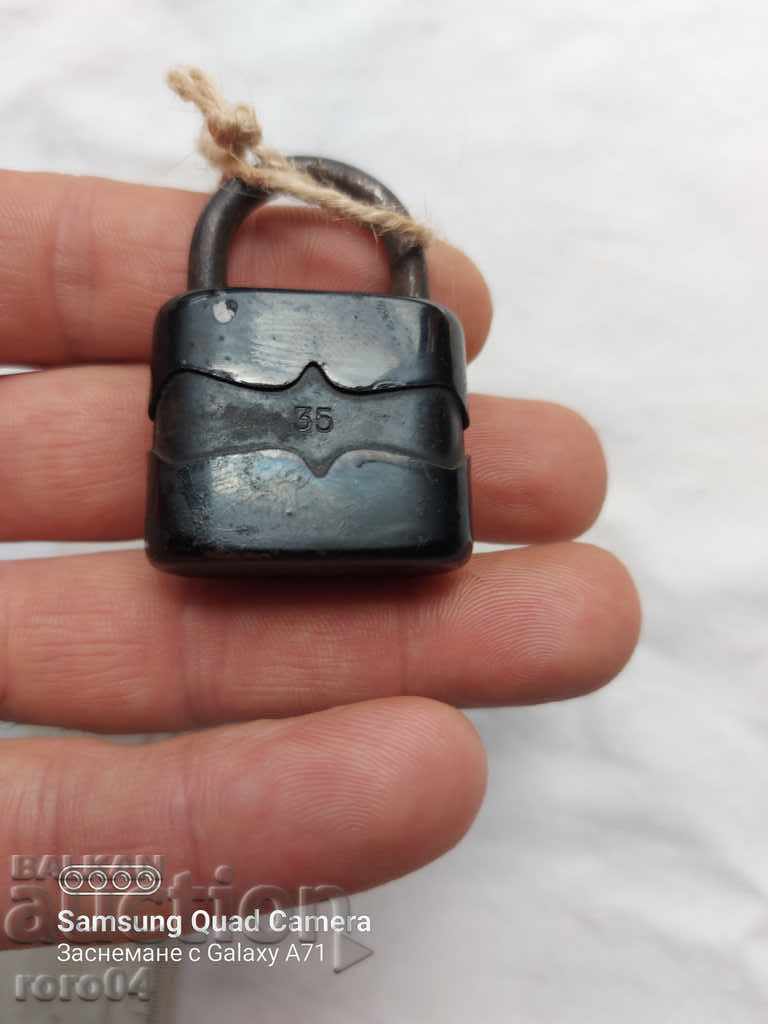 Auction  KATINAR - YALE JUNIOR 35