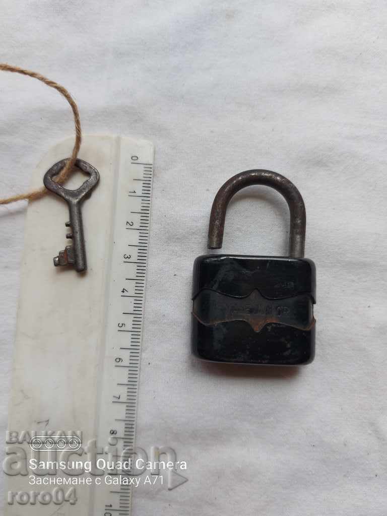 Delivery of KATINAR - YALE JUNIOR 35