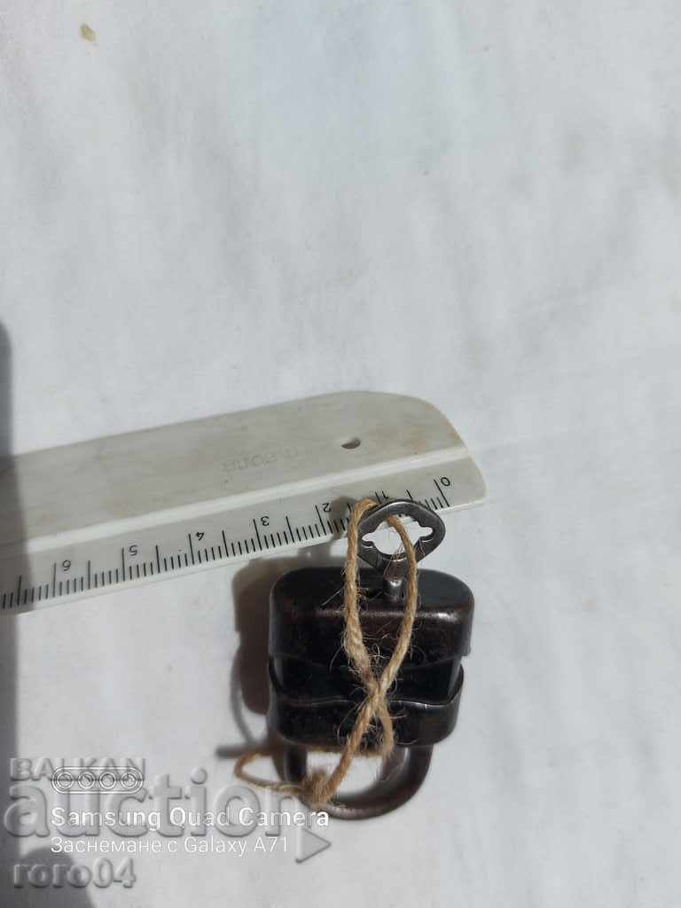 KATINAR - YALE JUNIOR 35 - 7 KATINAR - YALE JUNIOR 35 - 7