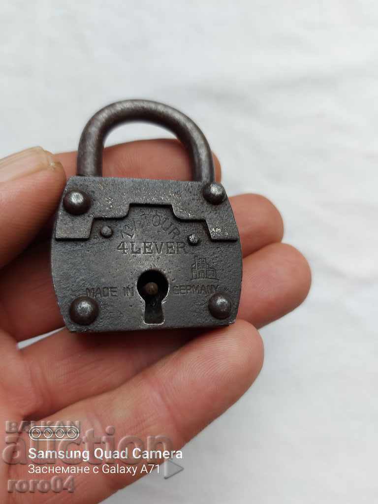 lacăt cu preț 19.99 BGN | € 10.22 lacăt cu preț 19.99 BGN | € 10.22