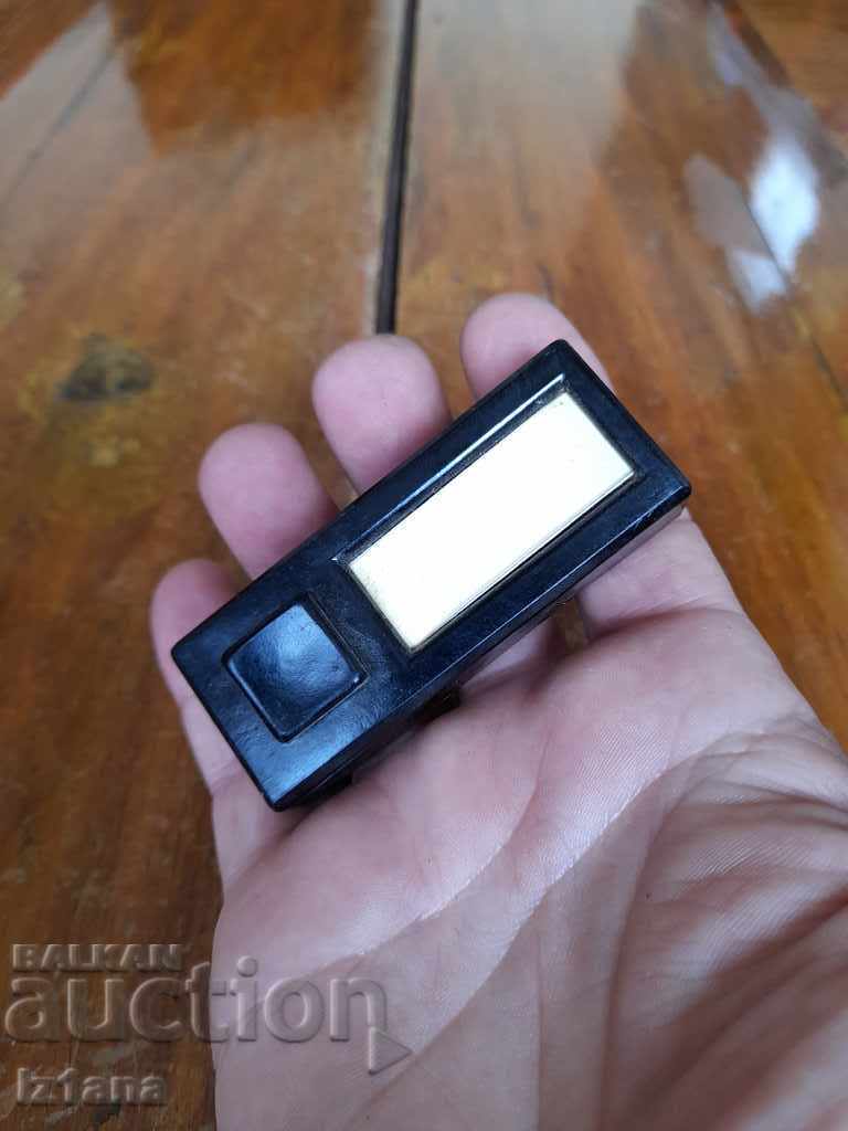 Παλιό κουμπί για κουδούνι με τιμή 10.00 BGN | € 5.11 Παλιό κουμπί για κουδούνι με τιμή 10.00 BGN | € 5.11