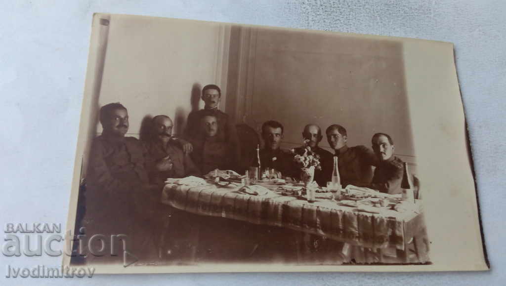 Ofițeri foto la o cupă Primul Război Mondial