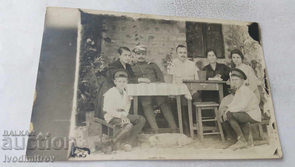 Снимка Офицери със семействата си Първа Световна Война