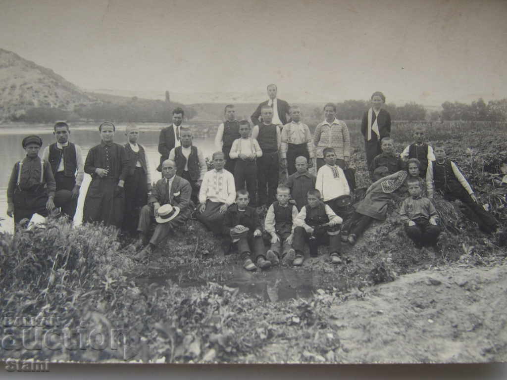 Παλιά καρτ ποστάλ χαιρετισμού από τη δεκαετία του 1930. με τιμή 6.00 BGN | € 3.07 Παλιά καρτ ποστάλ χαιρετισμού από τη δεκαετία του 1930. με τιμή 6.00 BGN | € 3.07