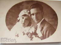 O fotografie veche de nuntă din anii 1930.