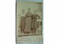 Παλαιά φωτογραφία καρτών τριών γυναικών