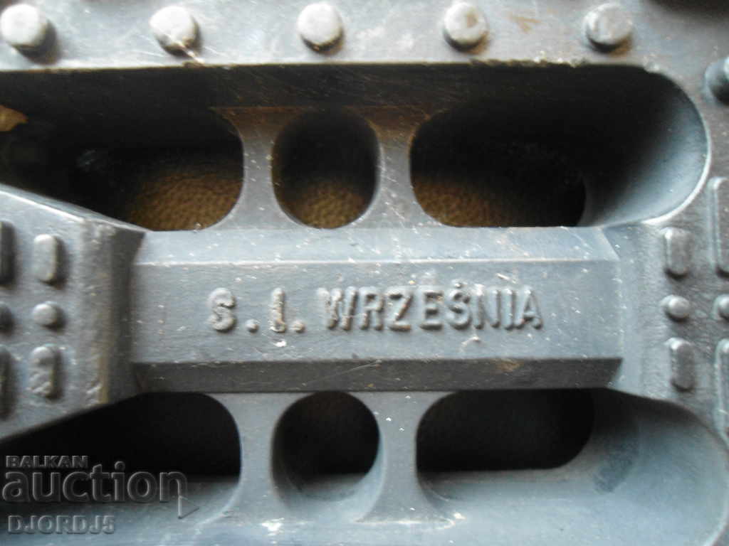 Auction Bicycle pedal Auction Bicycle pedal