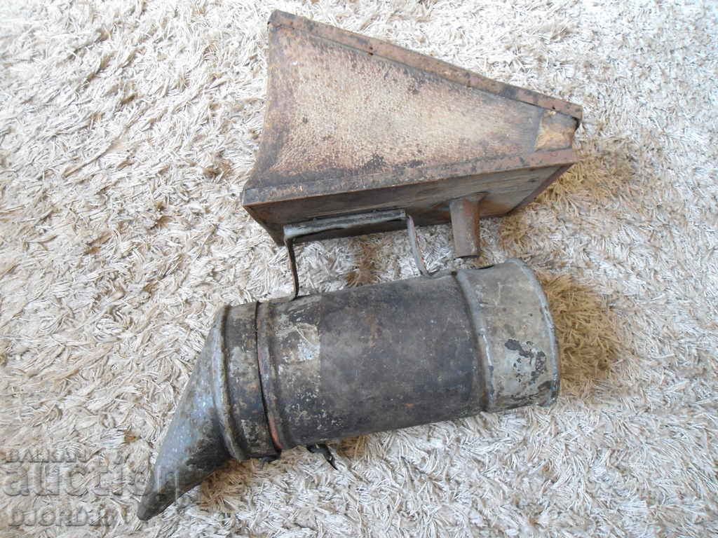 Old beekeeping device - 7 Old beekeeping device - 7