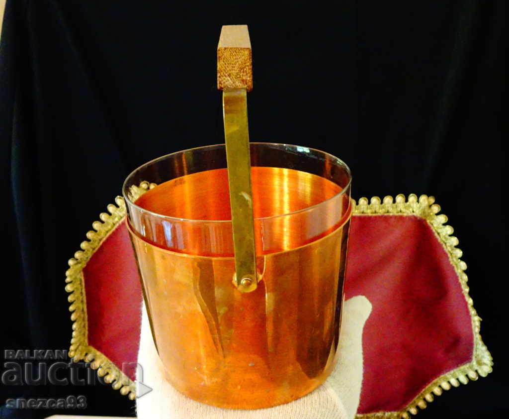 Δοχείο μελιού για πάγο, καλάθι, καθαρό κόκκινο μέλι συν γυάλινο δοχείο με τιμή 35.00 BGN | € 17.90