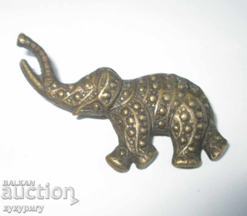 Old women's brooch jewelry jewelry elephant elephant for good luck