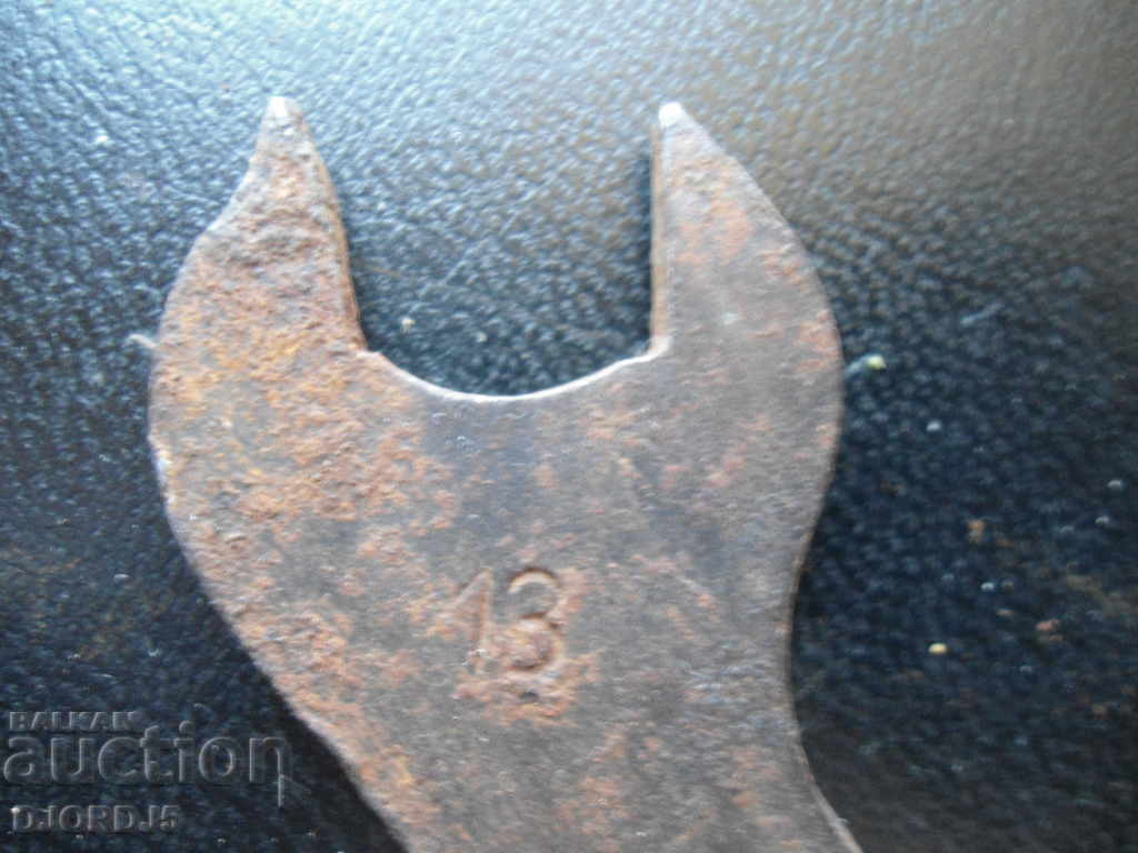 An old switch with price 2.00 BGN | € 1.02 An old switch with price 2.00 BGN | € 1.02