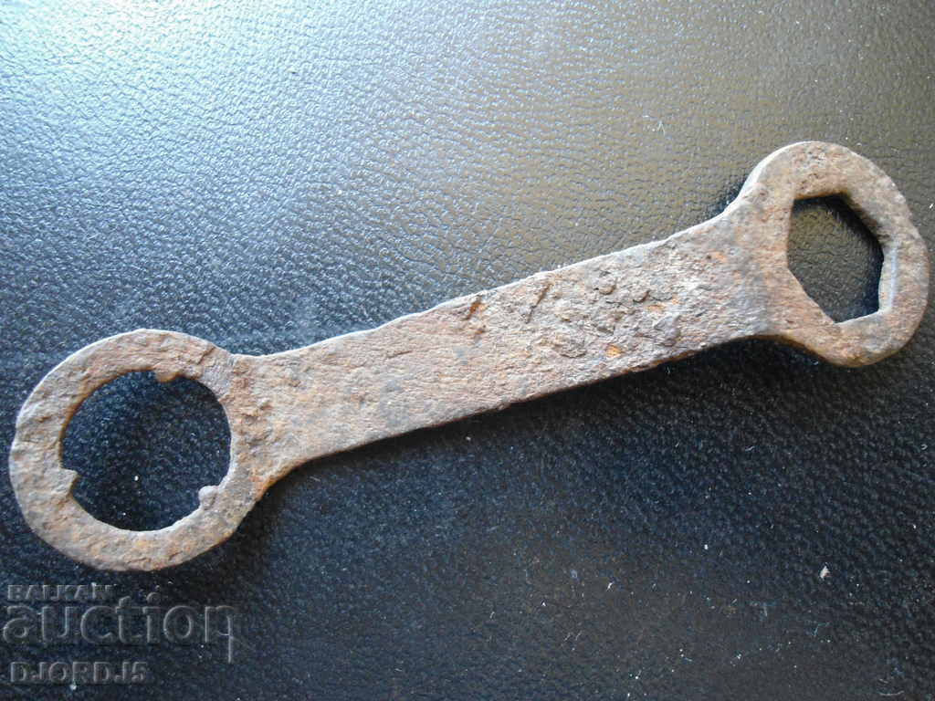 An old switch with price 1.00 BGN | € 0.51 An old switch with price 1.00 BGN | € 0.51