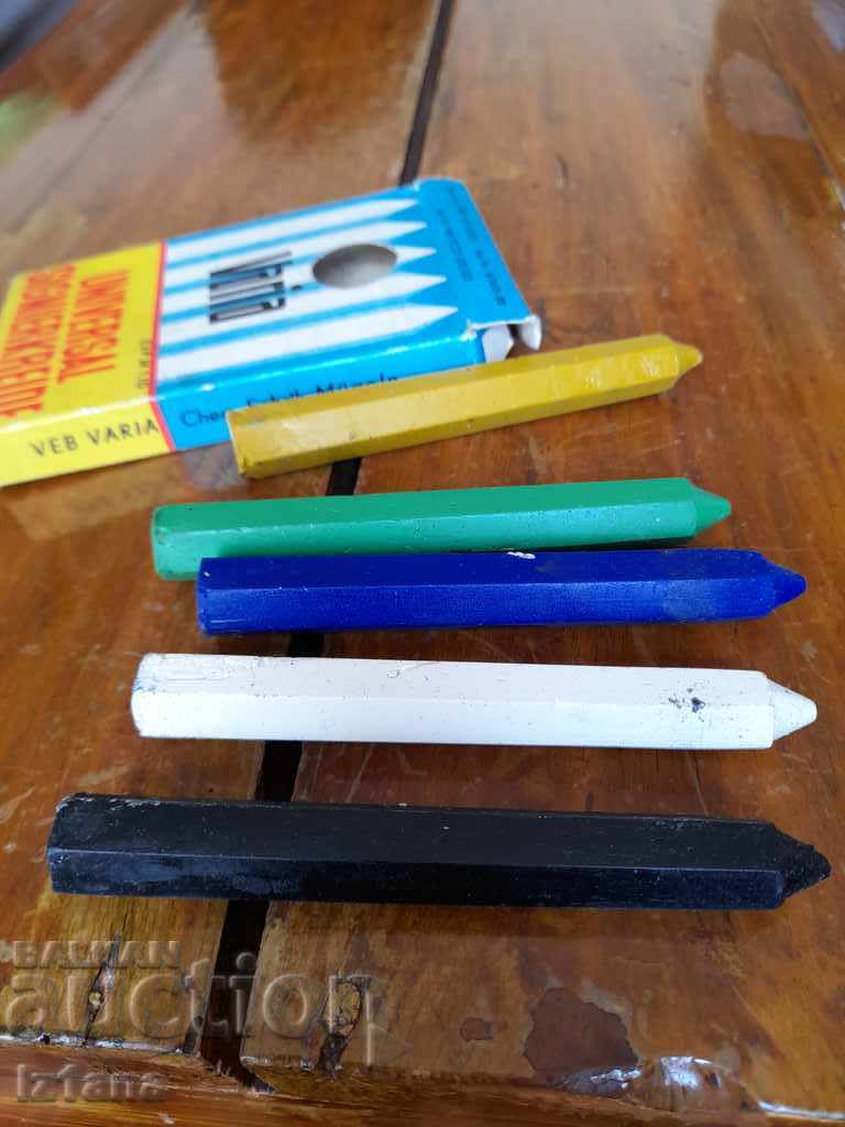 Delivery of Old pastel colors Varia Delivery of Old pastel colors Varia