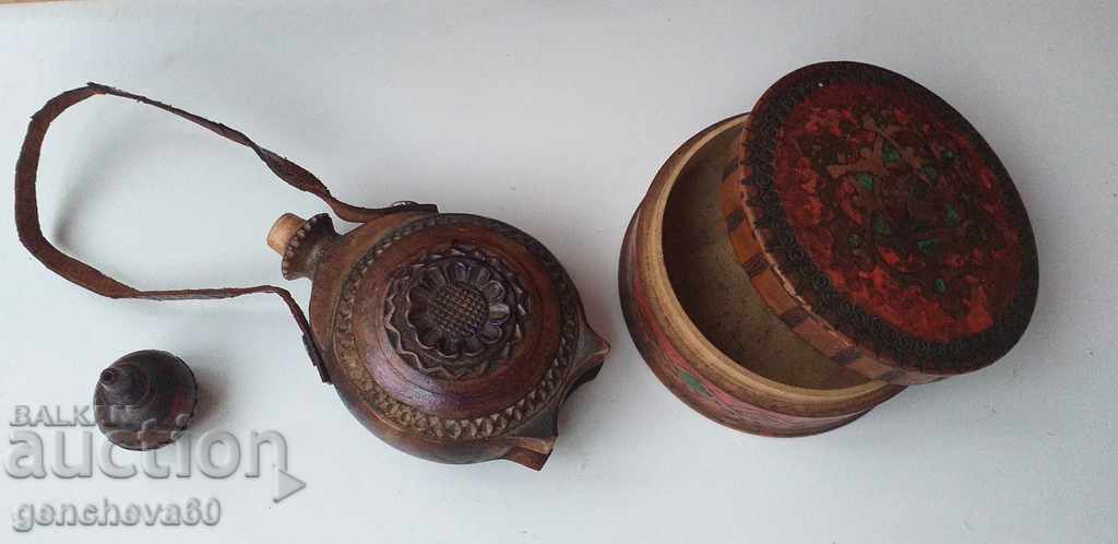 Delivery of Old baklitsa pavur wood carving and jewelry box