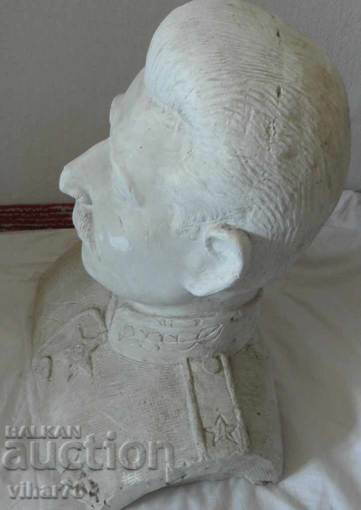 Plaster bust of Stalin with price 99.99 BGN | € 51.12 Plaster bust of Stalin with price 99.99 BGN | € 51.12