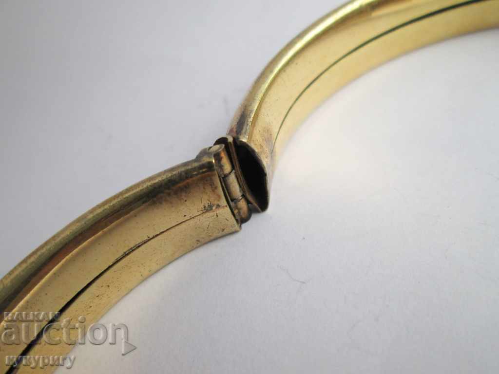 Vechi brățară de aur aurită cu ornamente trandafiri Germania cu preț 70.00 BGN | € 35.79 Vechi brățară de aur aurită cu ornamente trandafiri Germania cu preț 70.00 BGN | € 35.79