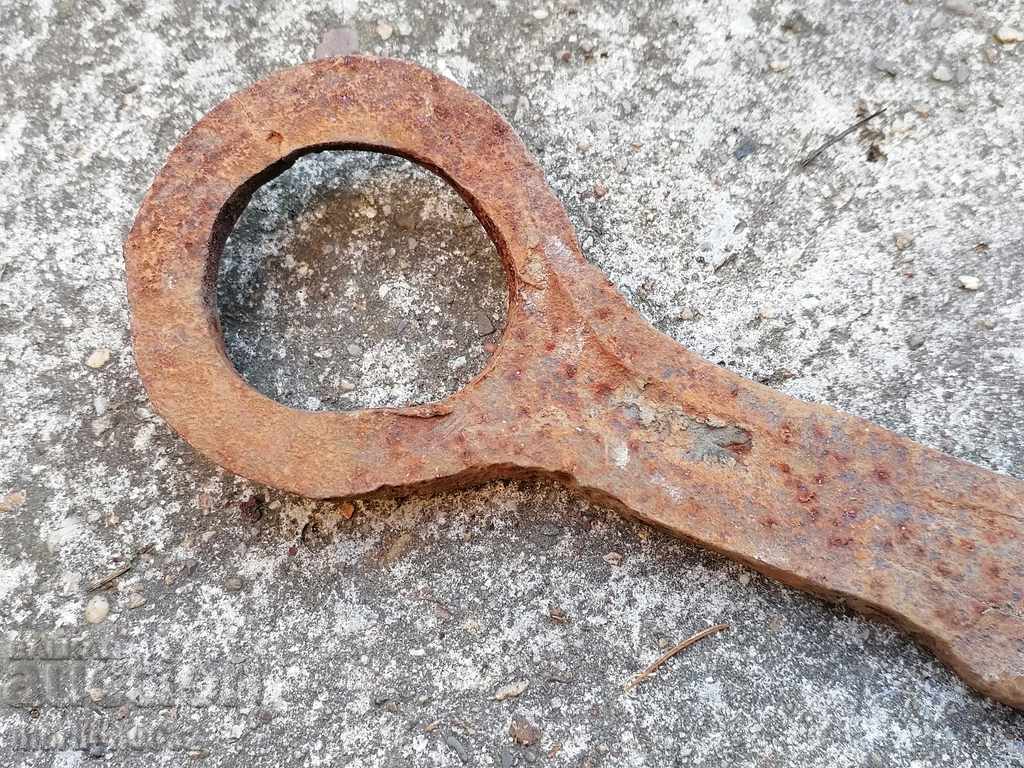 Old metal wrought iron hanger primitive - 5 Old metal wrought iron hanger primitive - 5