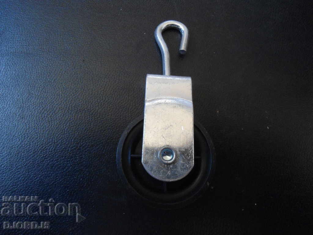 Auction  An old little reel