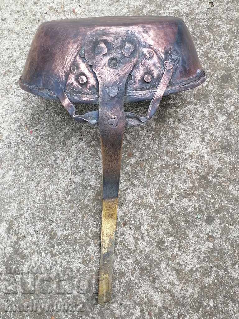 An old copper pan, a baker, a tray, a copper pot - 7 An old copper pan, a baker, a tray, a copper pot - 7