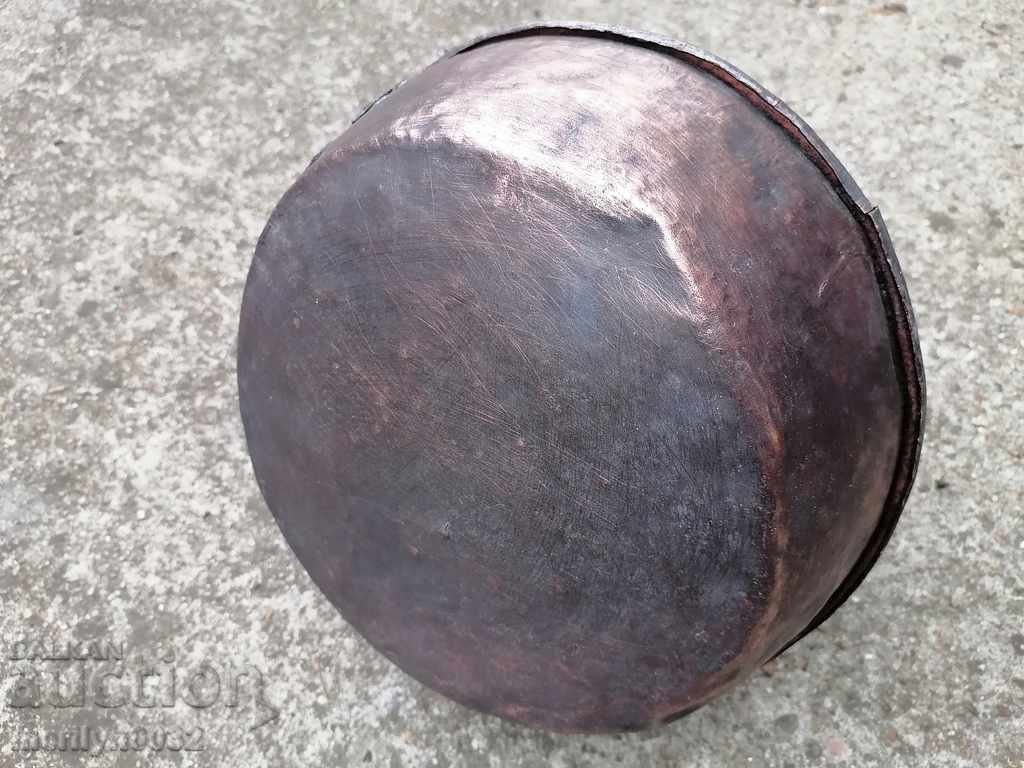 An old copper pan, a baker, a tray, a copper pot - 7 An old copper pan, a baker, a tray, a copper pot - 7