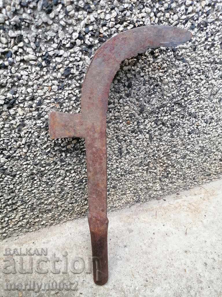 Стар ръчнокован косер, ковано желязо с цена 34.00 лв. | € 17.38 Стар ръчнокован косер, ковано желязо с цена 34.00 лв. | € 17.38