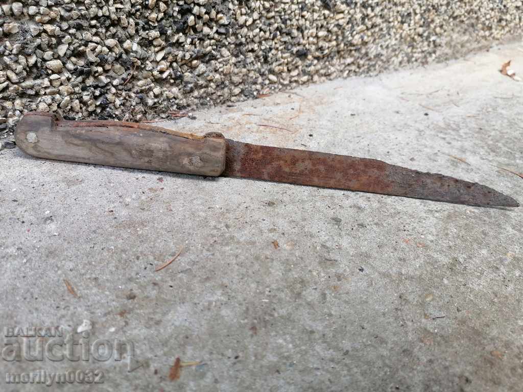 Old knife, dagger, blade, karaoke with price 33.00 BGN | € 16.87 Old knife, dagger, blade, karaoke with price 33.00 BGN | € 16.87