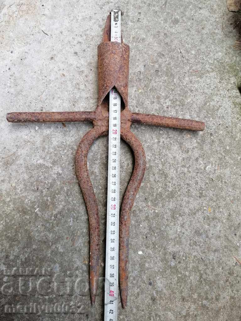 Vechi forjate dvuzabets, vila, fier forjat - 5