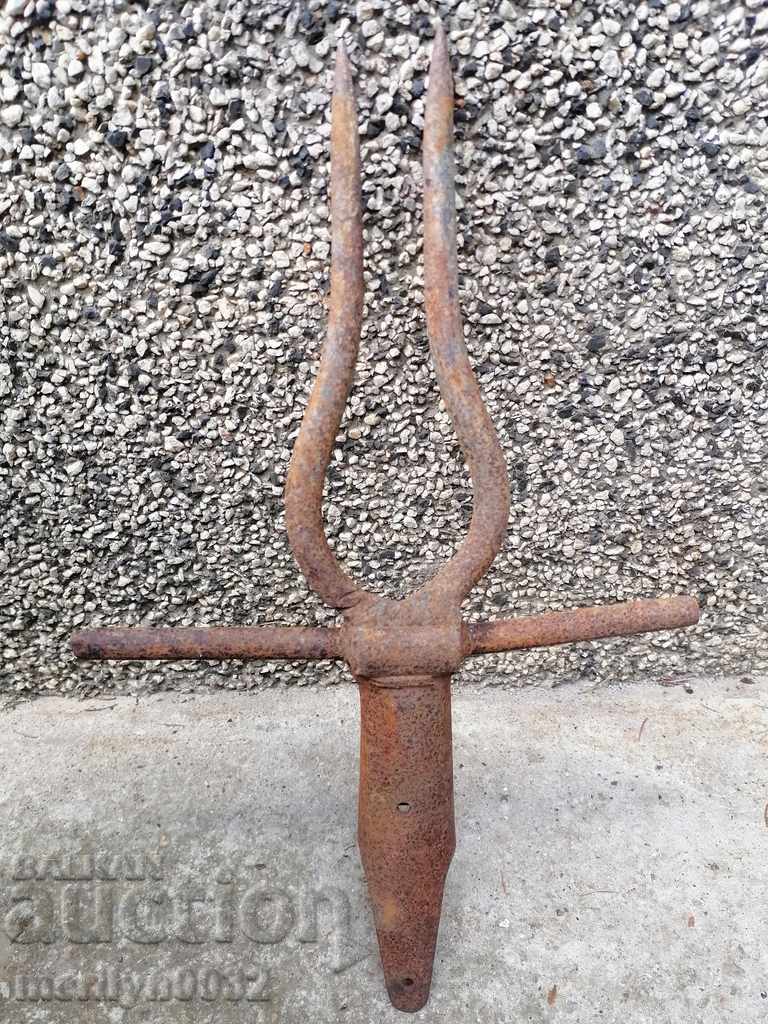 Vechi forjate dvuzabets, vila, fier forjat - 7