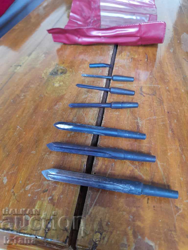 Delivery of Old hand drills for concrete Delivery of Old hand drills for concrete