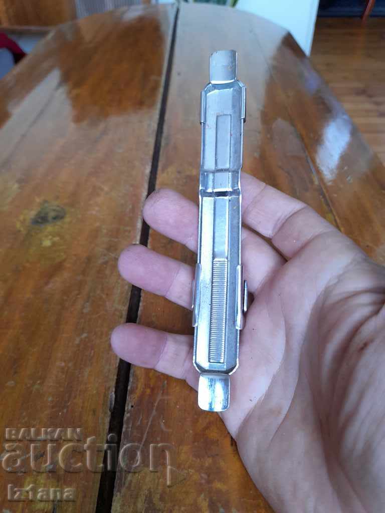 Delivery of Old reel holder Deluxe Delivery of Old reel holder Deluxe