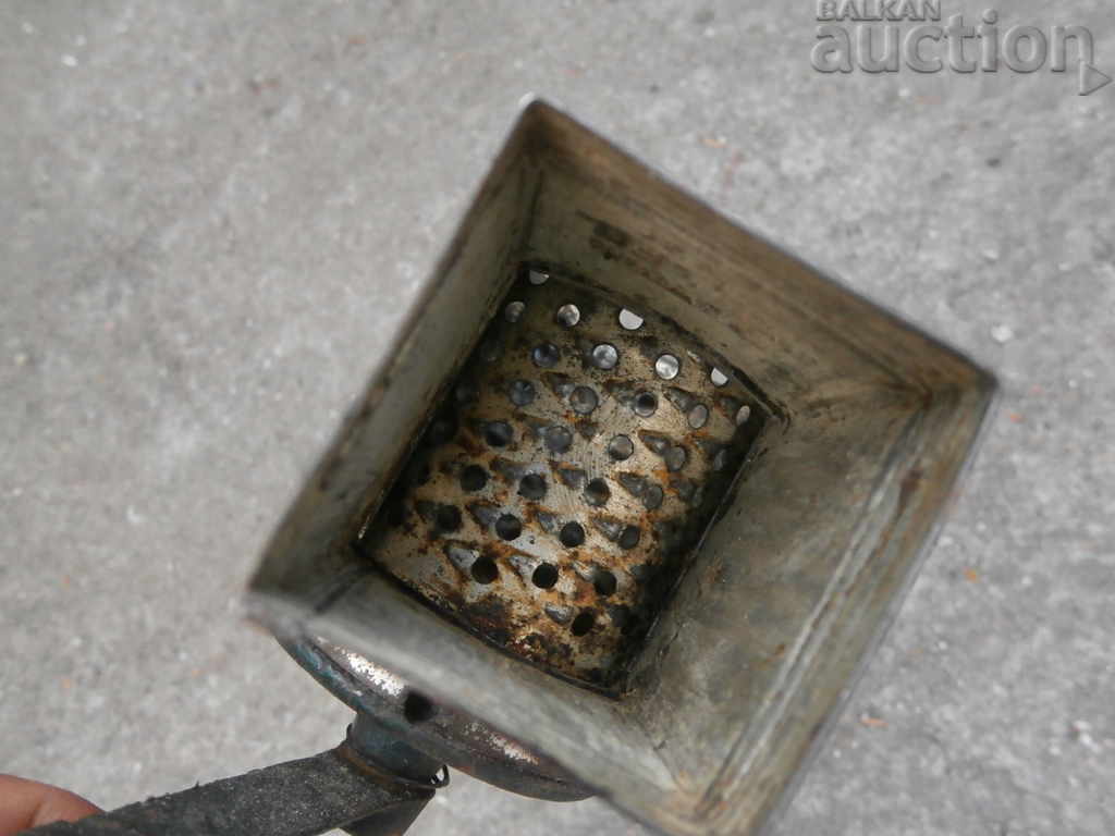 Auction  walnut grinder grinder IZGREV PLOVDIV