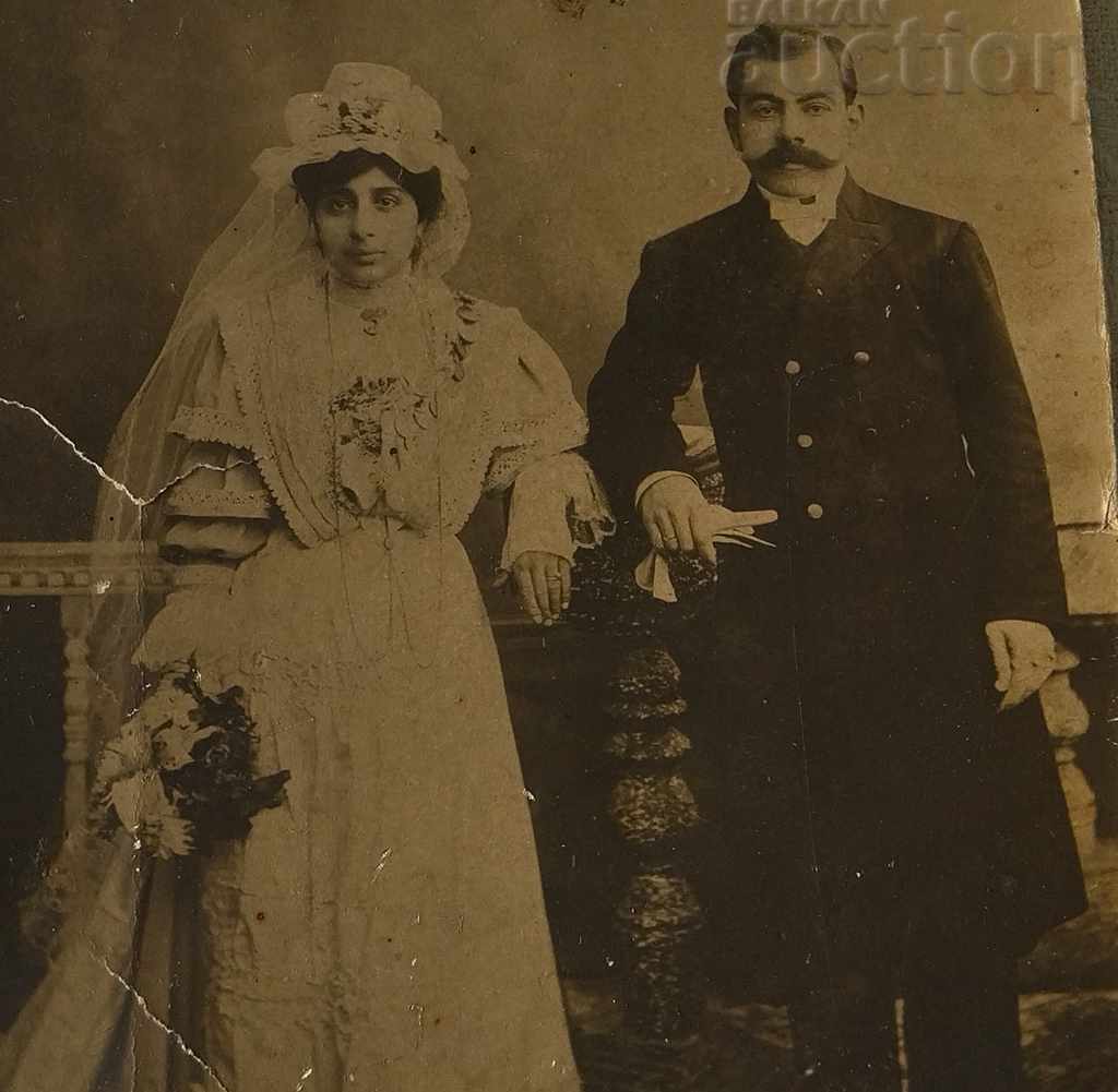 WEDDING WEDDING PENDARI PHOTO CARDBOARD 191.. with price 7.00 BGN | € 3.58 WEDDING WEDDING PENDARI PHOTO CARDBOARD 191.. with price 7.00 BGN | € 3.58