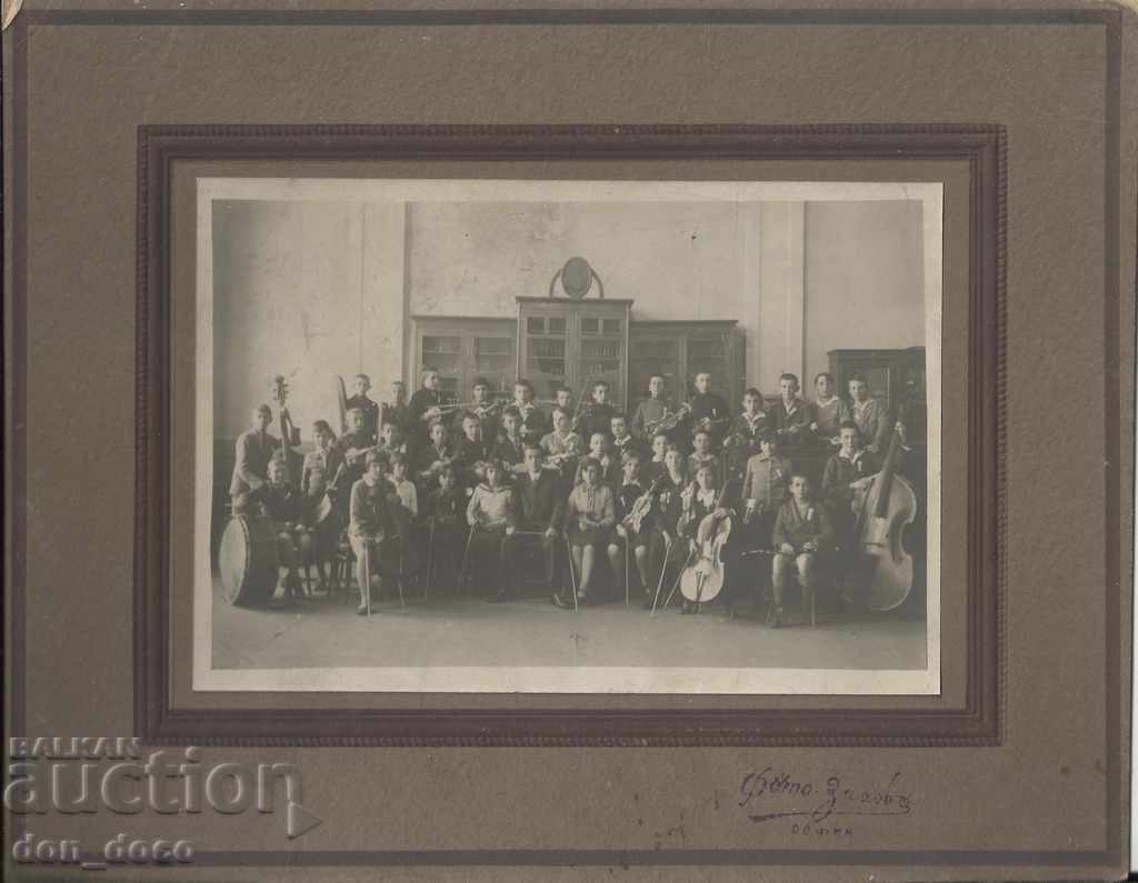 Orchestra of the 3rd junior high school in Sofia. Photo Zahov