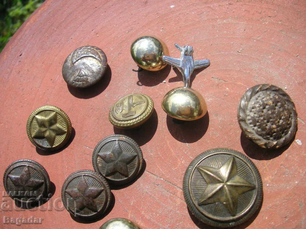 Old buttons with price 10.00 BGN | € 5.11