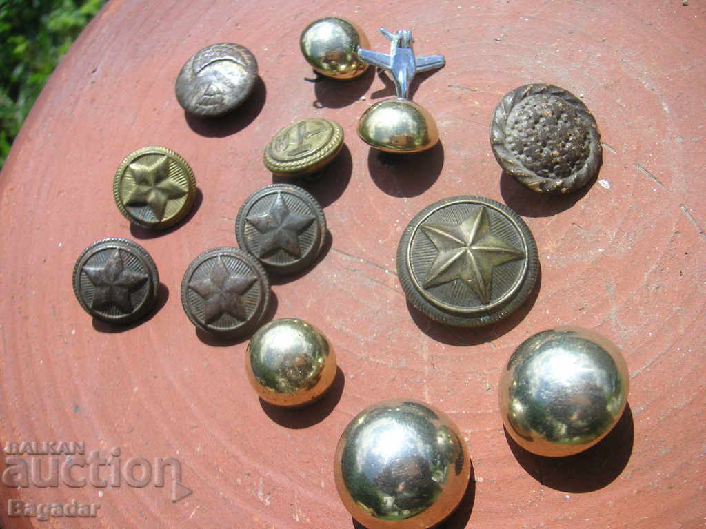 Auction  Old buttons