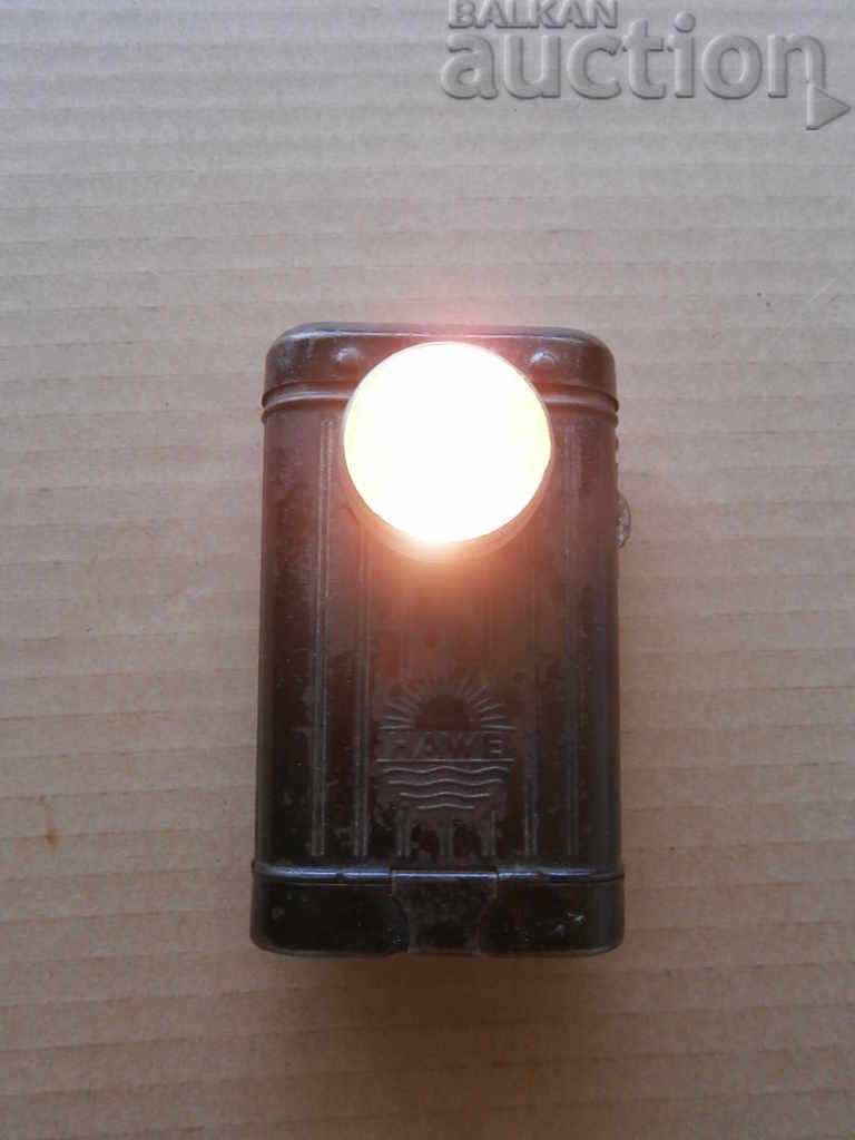 Φακός αντίκα HAWE WW1 WW2 με μεγεθυντικό φακό με τιμή 75.00 BGN | € 38.35 Φακός αντίκα HAWE WW1 WW2 με μεγεθυντικό φακό με τιμή 75.00 BGN | € 38.35