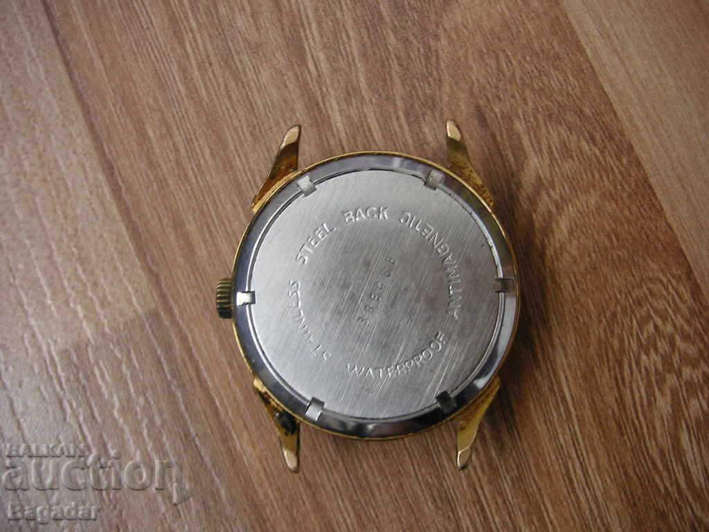 Lip clock with price 90.00 BGN | € 46.02 Lip clock with price 90.00 BGN | € 46.02